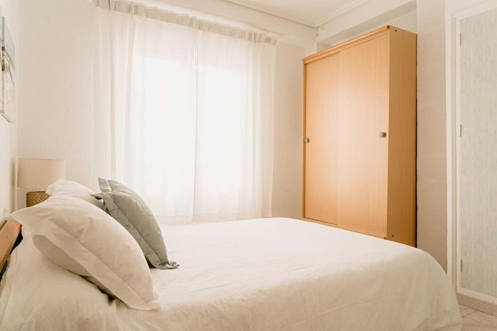 Apartamento Frente Al Mar, Familiar Y Acogedor. Санта-Пола Екстер'єр фото